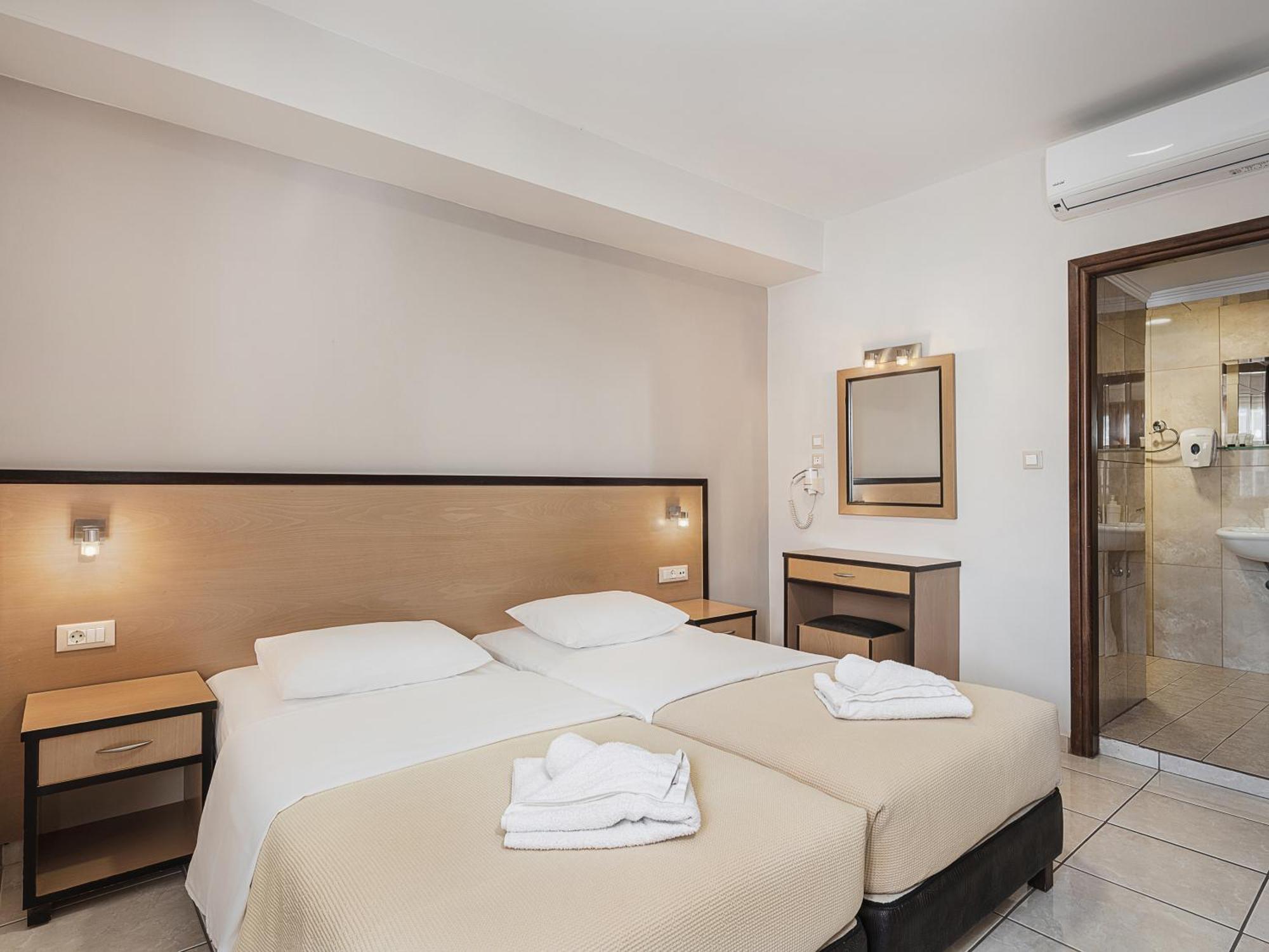 Theofilos City Hotel ハニア エクステリア 写真
