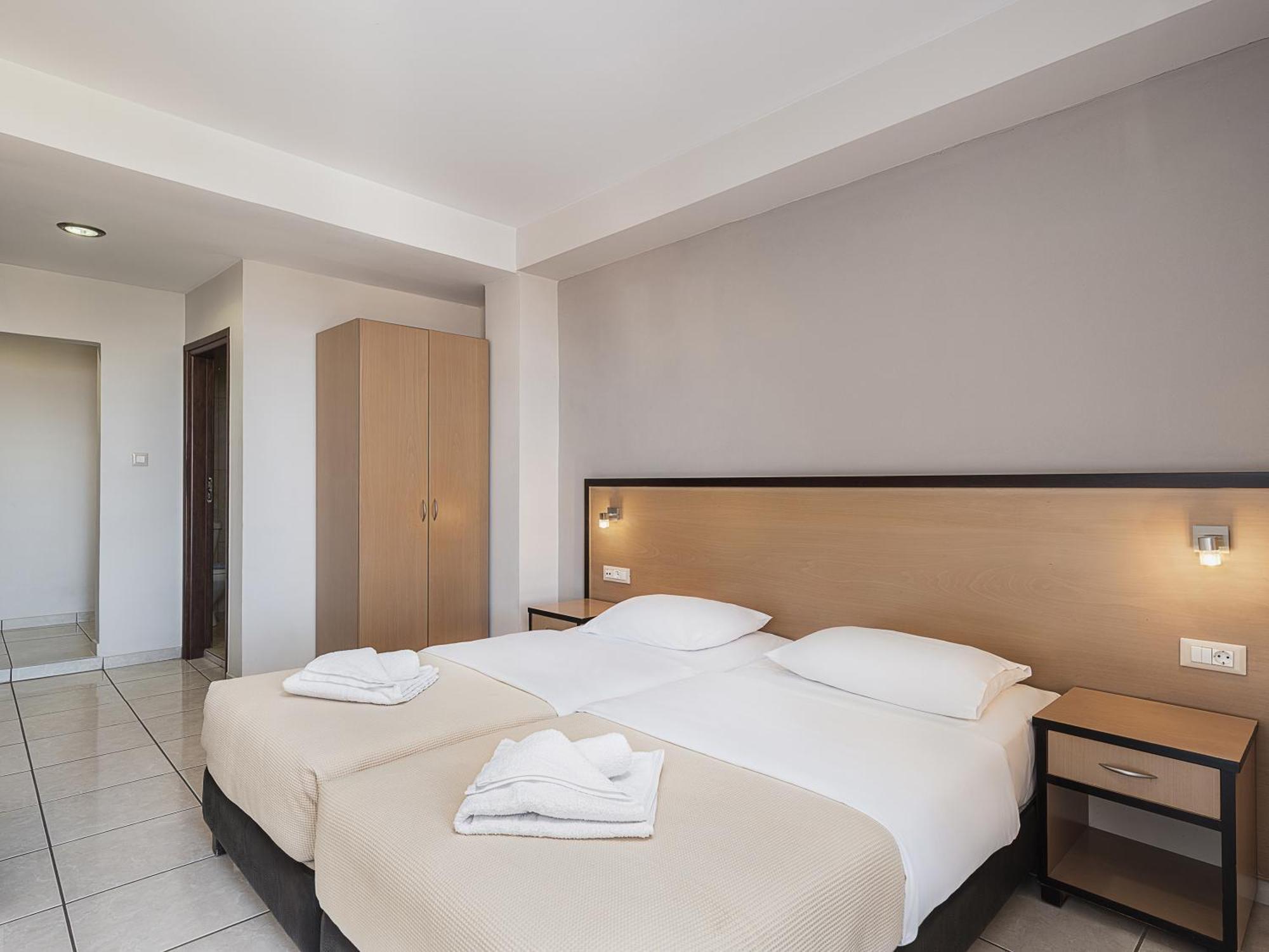 Theofilos City Hotel ハニア エクステリア 写真