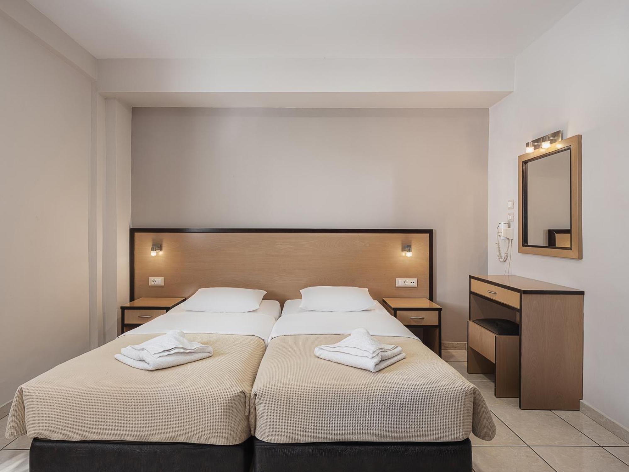 Theofilos City Hotel ハニア エクステリア 写真