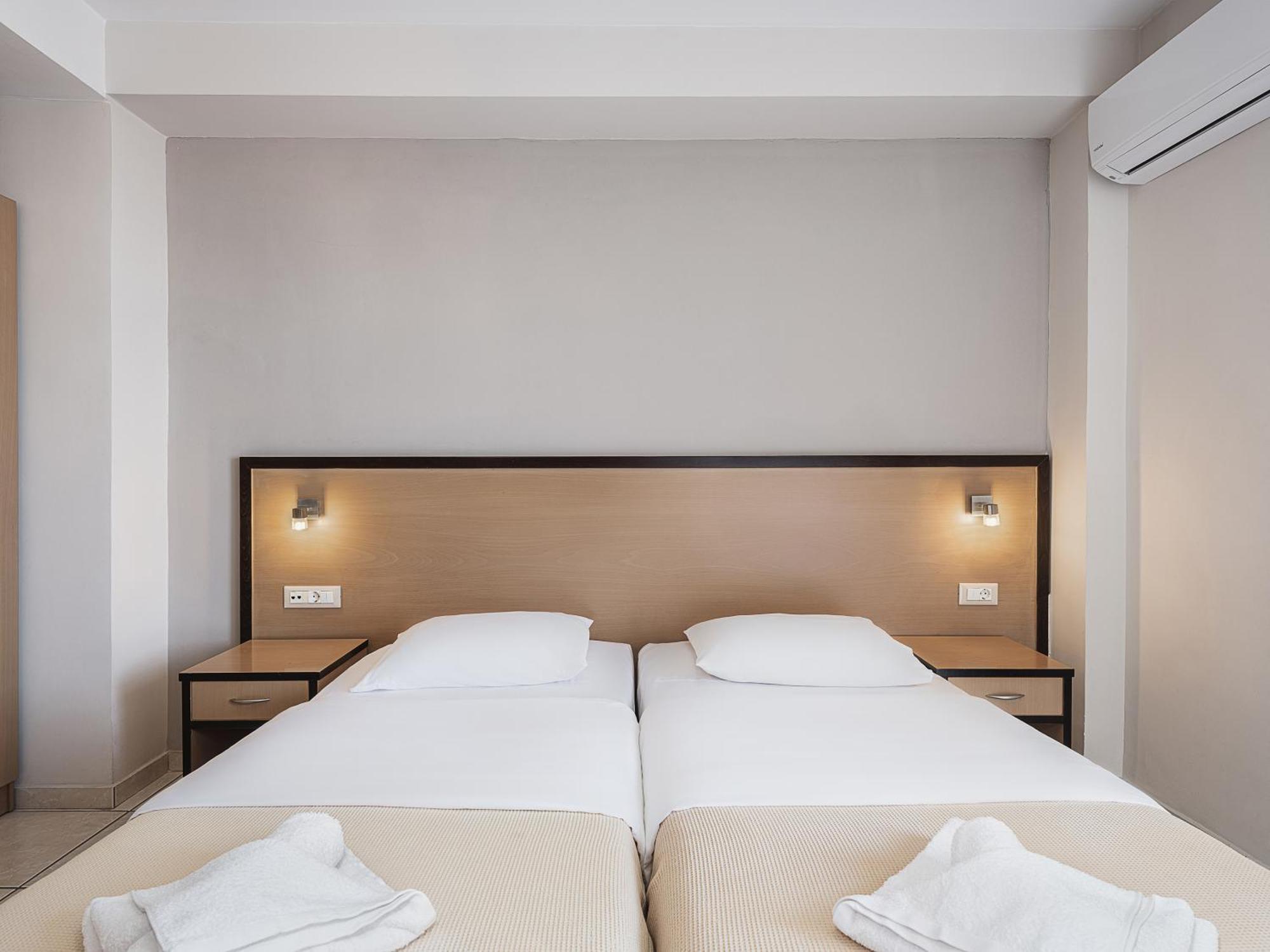 Theofilos City Hotel ハニア エクステリア 写真