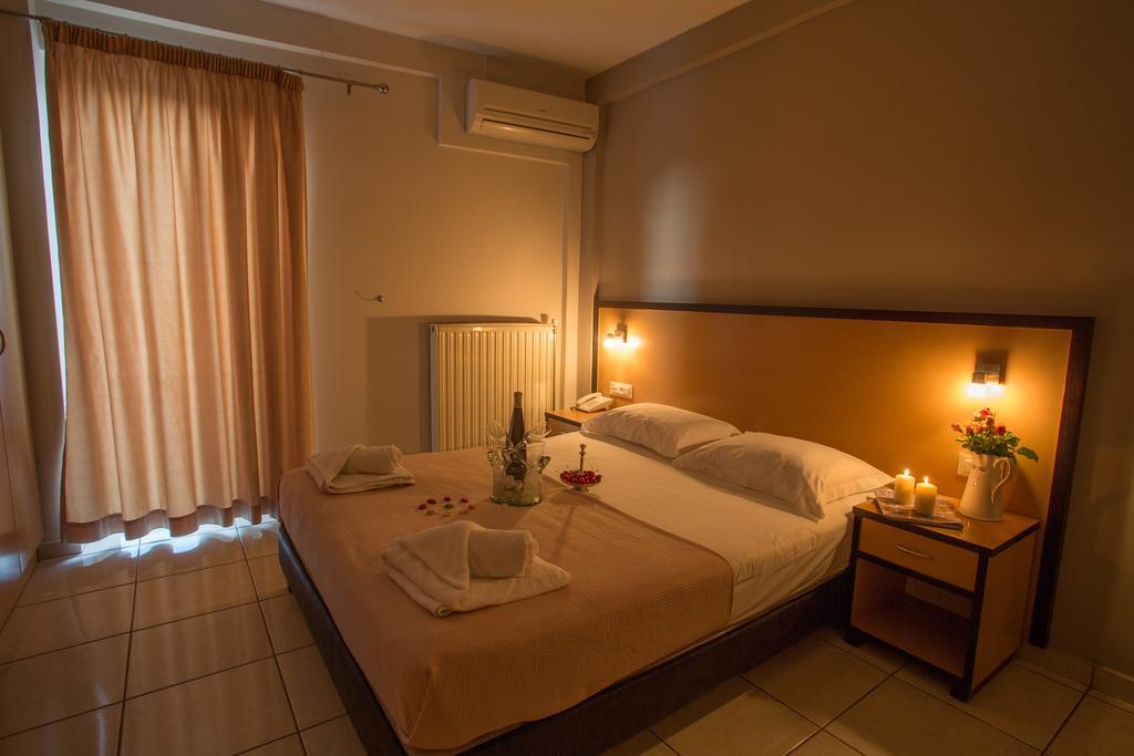 Theofilos City Hotel ハニア エクステリア 写真
